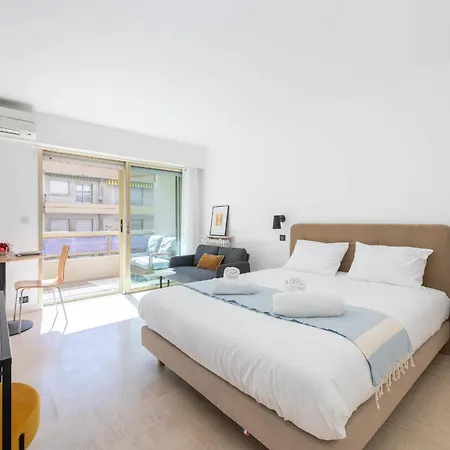 With Terrace 2 Minutes From La Croisette Daire *